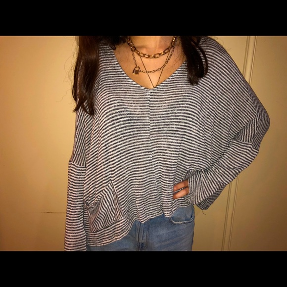 BDG URBAN OUTFITTERS STRIPED TOP🤍🖤 - Picture 1 of 2